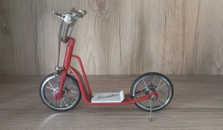 Scooter decorativo rojo