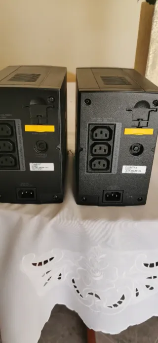 2 UPS APC Back-UPS A500 PARA PIEZAS