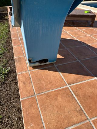 Tobogán azul para piscina