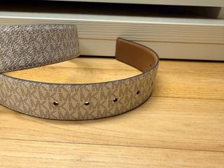 Cintura Michael Kors Beige Oro MK Logo