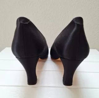 Zapato salón tacón negro