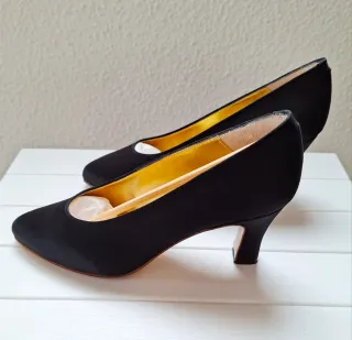 Zapato salón tacón negro