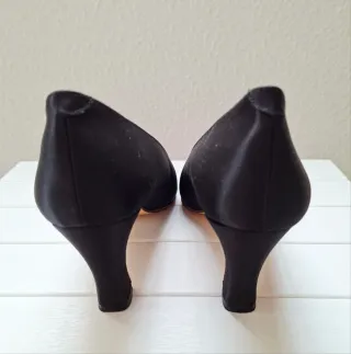 Zapato salón tacón negro