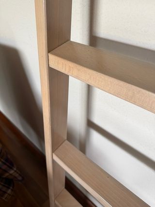 Escalera de madera para cama alta