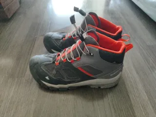 Botas niño Quechua waterproof T36