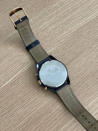 Reloj Lotus azul