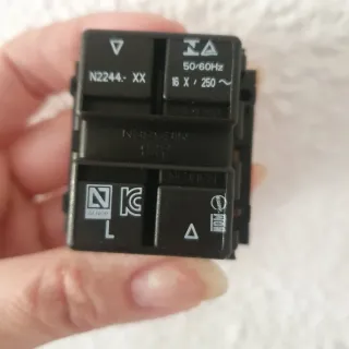 Pulsador persianas blanco