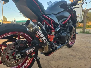 Kawasaki Z900 2021 Negra y Roja