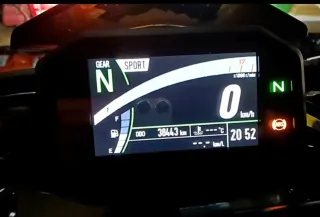 Kawasaki Z900 2021 Negra y Roja