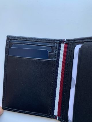 Cartera Tommy Hilfiger Piel Bifold Negra