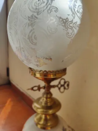 Lámparas de metal, cristal y porcelana