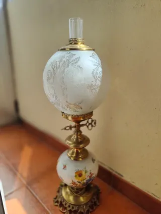 Lámparas de metal, cristal y porcelana