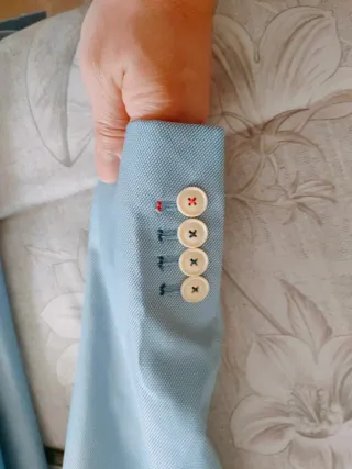 Traje azul claro
