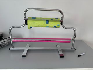 Soporte para rollo de papel de regalo