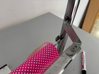 Soporte para rollo de papel de regalo