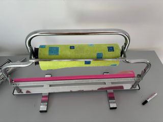 Soporte para rollo de papel de regalo