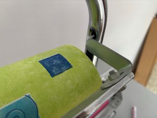 Soporte para rollo de papel de regalo