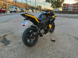 Derbi GPR 125 4T Deportiva Negra/Amarilla