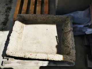 Pila antigua hormigón decorativa