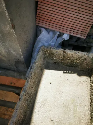 Pila antigua hormigón decorativa