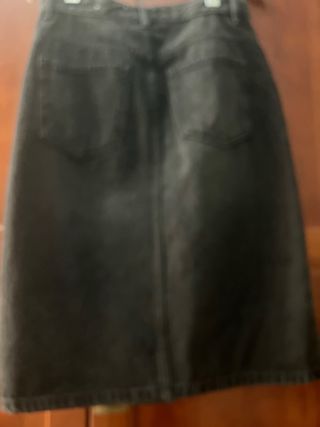 Falda vaquera negra midi con abertura