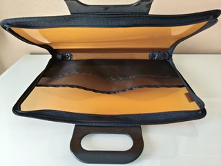 Carpeta de mano transparente naranja