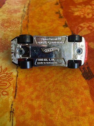 Hot Wheels Alpha Pursuit 1/64