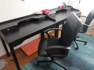 Escritorios y Sillas Ikea Negro. Urge xMudanza