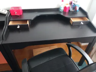 Escritorios y Sillas Ikea Negro. Urge xMudanza