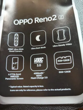 Teléfono móvil negro y azul