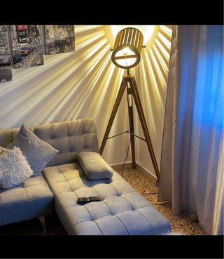 Lámpara de pie trípode estilo industrial