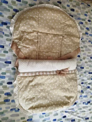 Saco para capazo bebé con lunares
