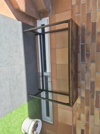 Tavolo da ingresso in legno e metallo, stile industriale.