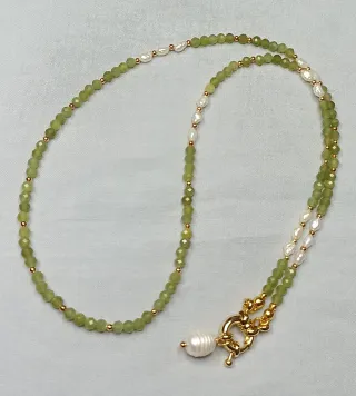 Collana perle e granato verde