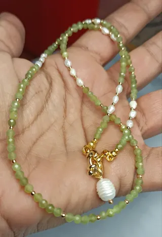 Collana perle e granato verde