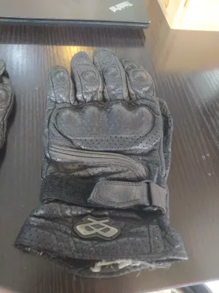 Guantes de moto de cuero negros