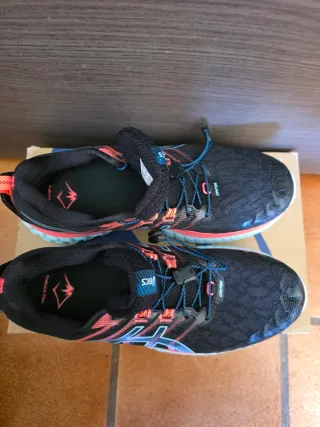 Zapatillas Asics Trabuco Max ,Talla 42