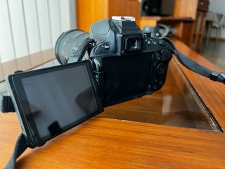 Nikon D5100 + Accesorios Cámara