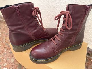 Botas burdeos estilo Dr. Martens