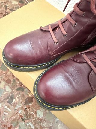 Botas burdeos estilo Dr. Martens