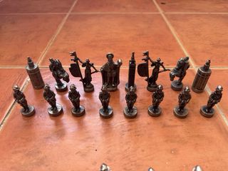 Ajedrez Metálico Figuras Sevilla
