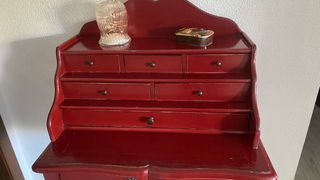 Secreter de madera rojo. Cajonera Escritorio.