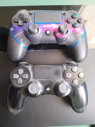 Ps4 + 2 mandos