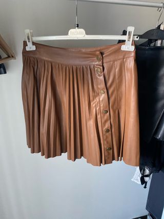 Gonna ecopelle marrone con bottoni