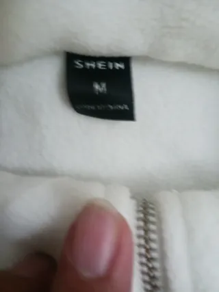 Sudadera pelo blanca con cremallera