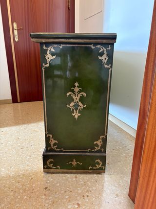 Aparador vintage oriental madera verde y oro