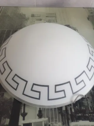 Plafón de techo blanco con diseño