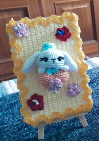 Cuadro Amigurumi Conejo Corazón Flores