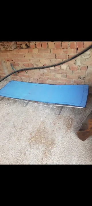 Tumbona azul plegable