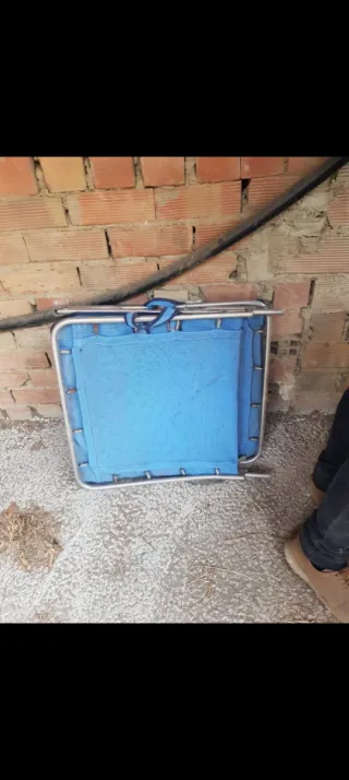 Tumbona azul plegable